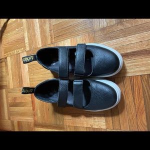 Velcro Mary Jane dr martens
